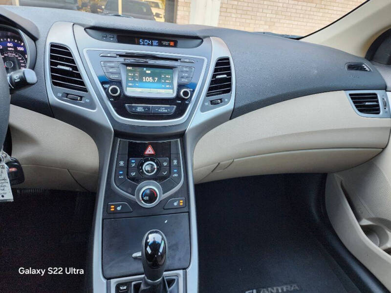 2014 Hyundai Elantra SE