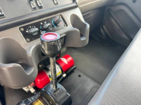 2015 Freightliner M2 106