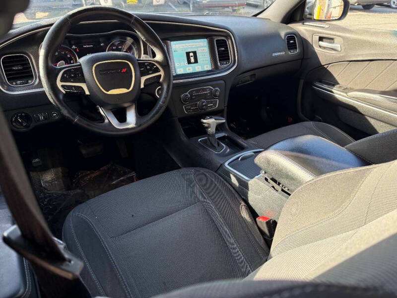 2017 Dodge Charger SXT