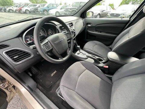 2013 Chrysler 200 LX