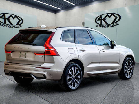 2025 Volvo XC60 B5 Plus Dark Theme