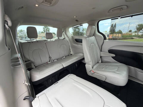 2017 Chrysler Pacifica Touring Plus
