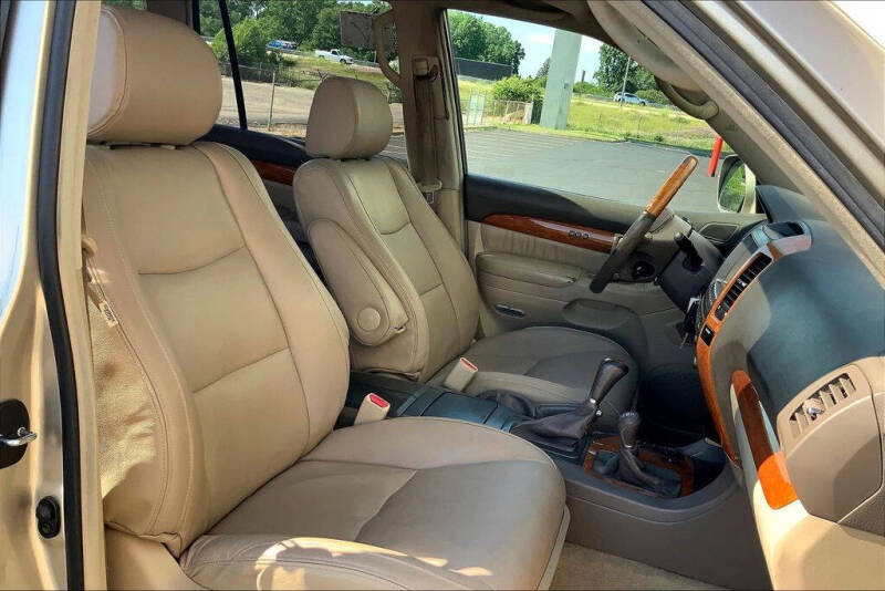 2004 Lexus GX 470