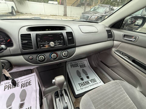 2005 Toyota Camry LE