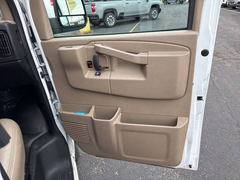 2023 Chevrolet Express 2500