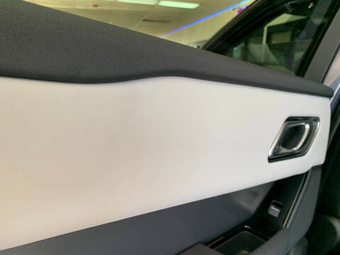 2025 Land Rover Range Rover Velar P250 Dynamic SE