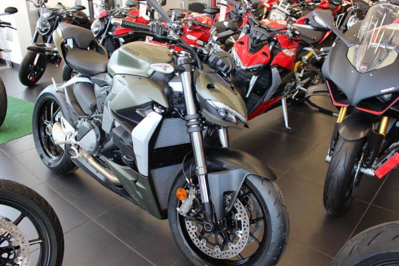 2024 Ducati StreetFighter for sale at Peninsula Motor Vehicle Group in Oakville NY