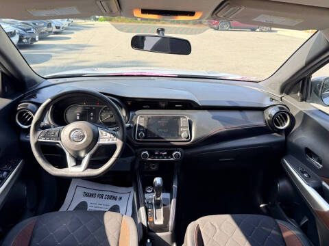 2019 Nissan Kicks SR