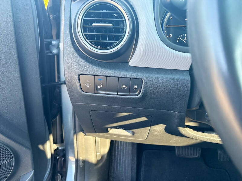 2020 Hyundai Kona SEL Plus