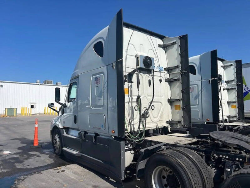 2021 Freightliner Cascadia