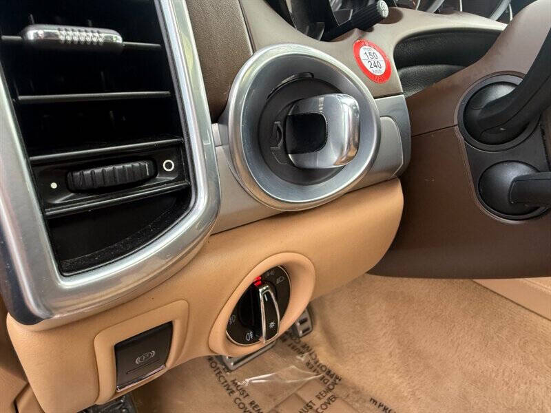 2016 Porsche Cayenne GTS
