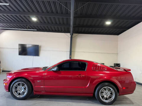 2005 Ford Mustang GT Deluxe