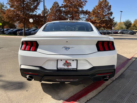 2024 Ford Mustang EcoBoost Premium