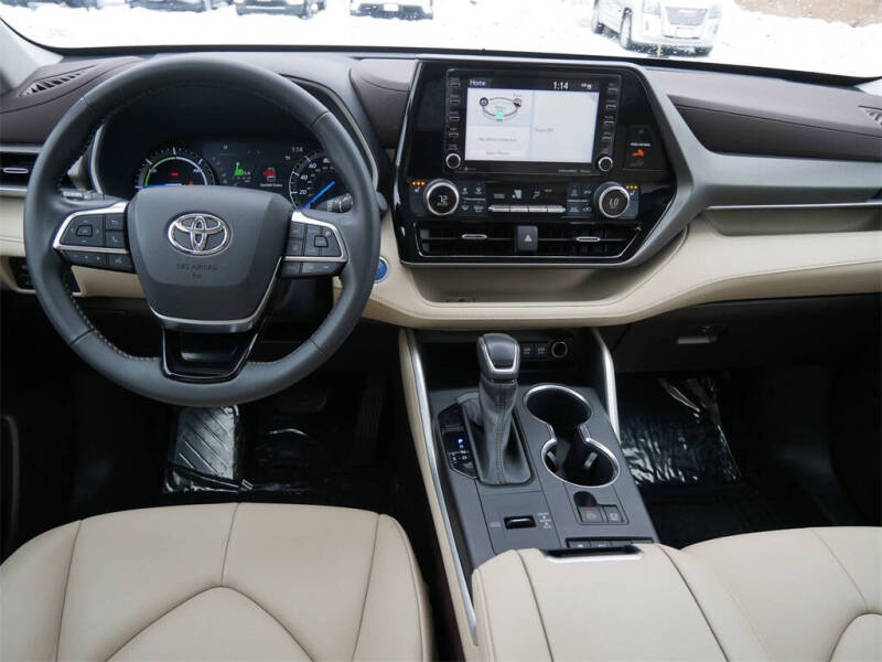 2021 Toyota Highlander Hybrid XLE