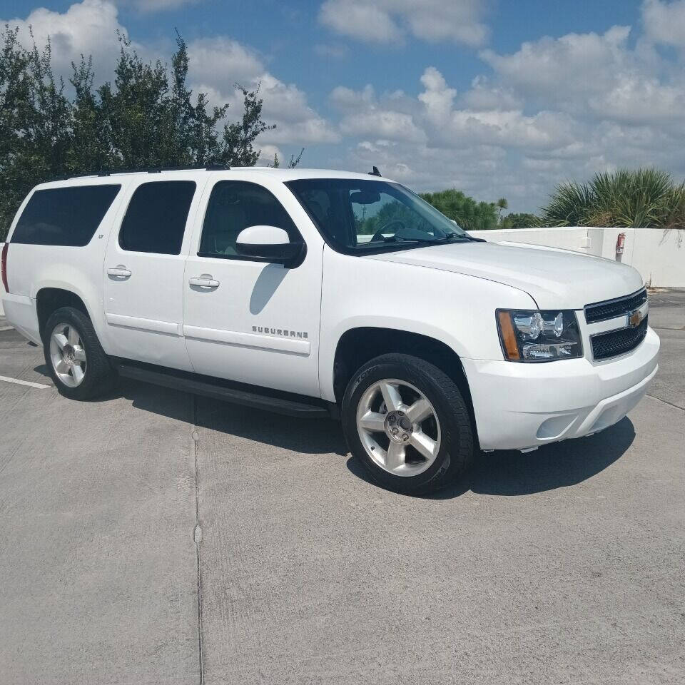 2008 Chevrolet Suburban SUV / Crossover - $5,950