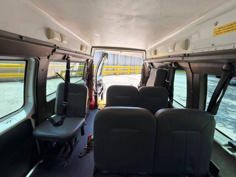 2006 Ford E-Series E-250