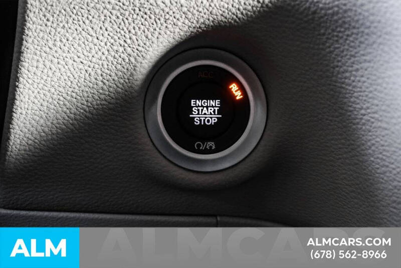 2024 Chrysler Pacifica Plug-In Hybrid Select