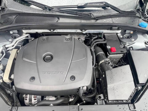 2017 Volvo S90 T5 Momentum