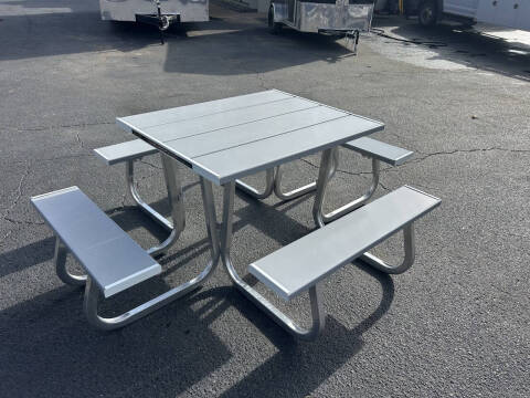 2026 Aluma 21029 Picnic Table