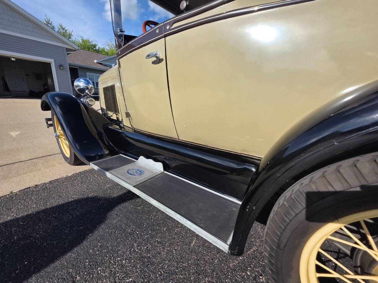 1928 Ford Roadster 145