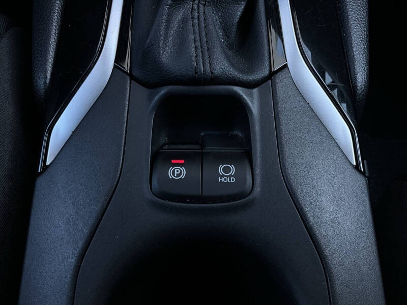 2025 Toyota Corolla Cross LE