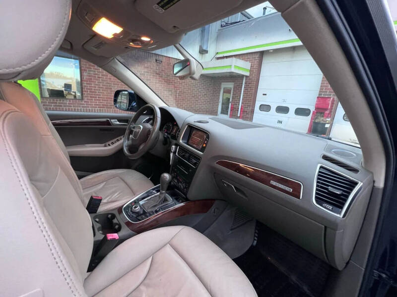 2011 Audi Q5 2.0T quattro Premium Plus