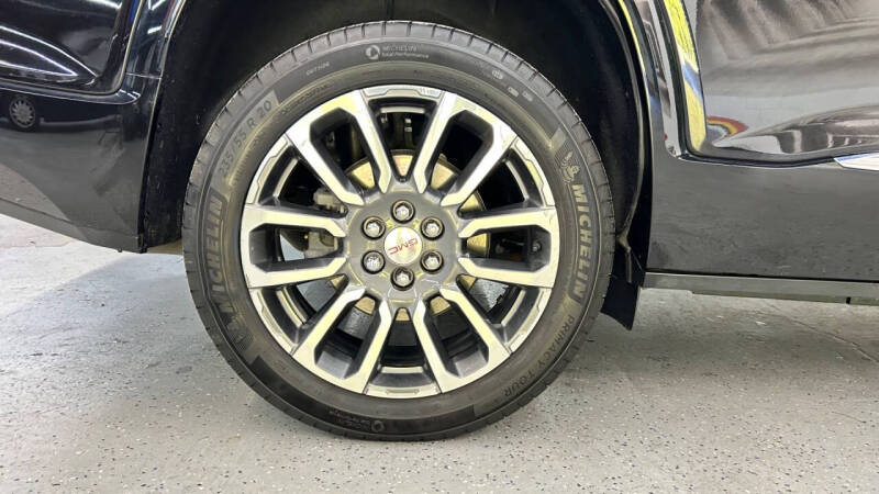 2022 GMC Acadia Denali