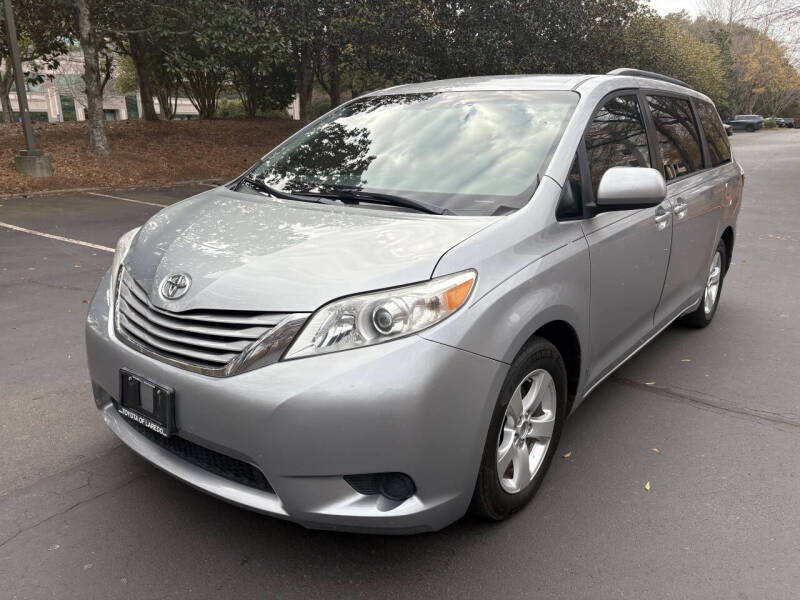 2017 Toyota Sienna LE 7-Passenger Auto Access Seat