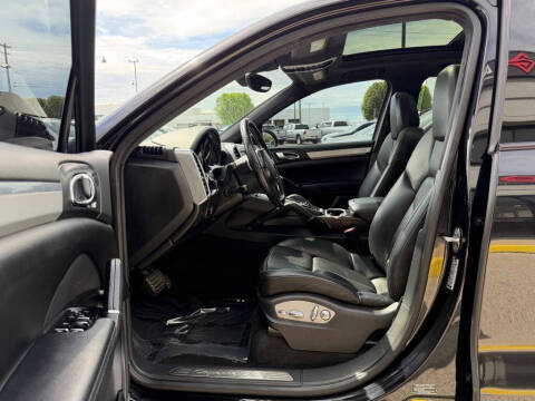 2013 Porsche Cayenne GTS
