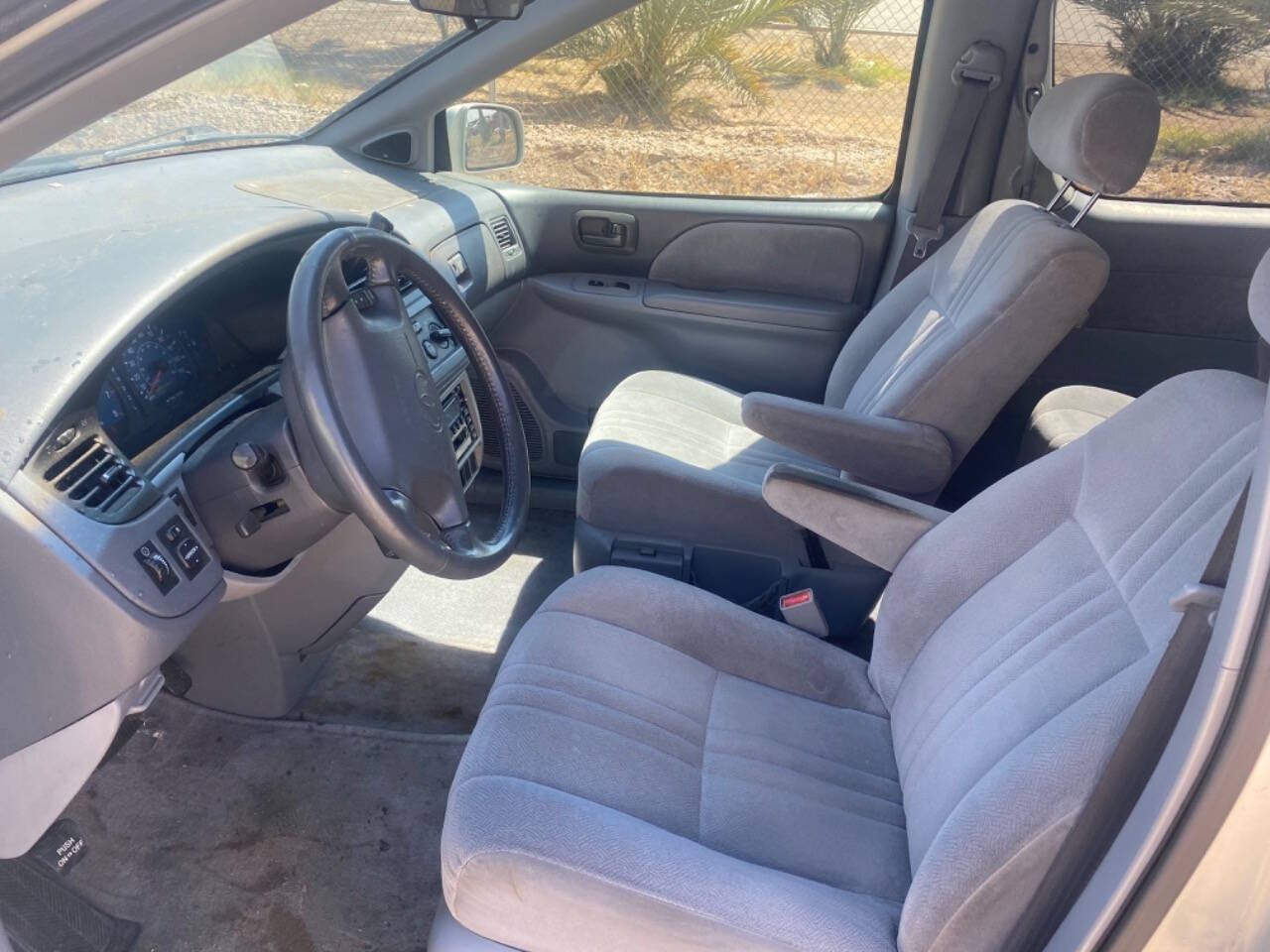 2002 Toyota Sienna for sale at GLOBAL VEHICLE EXCHANGE LLC in Somerton, AZ