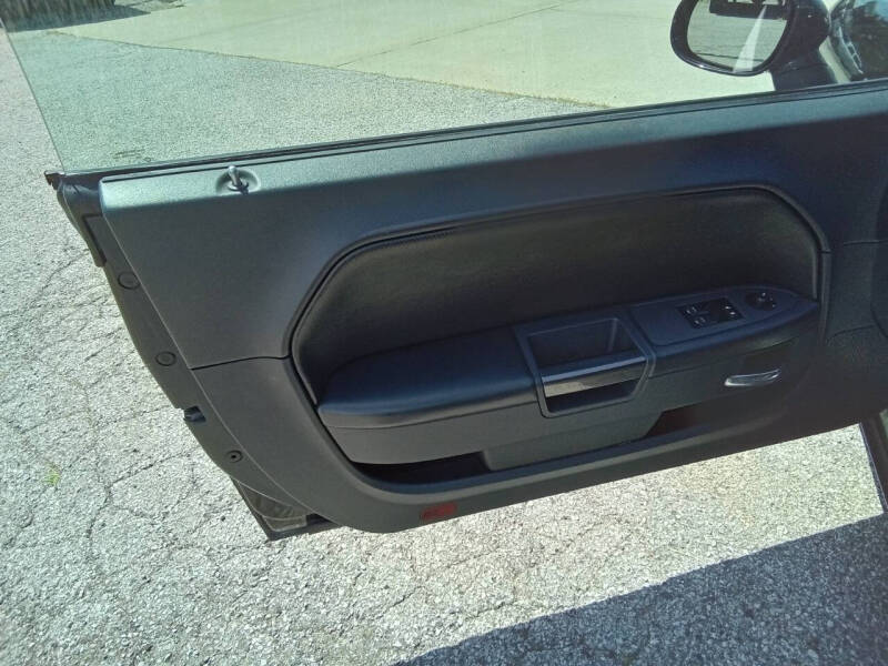 2011 Dodge Challenger SE