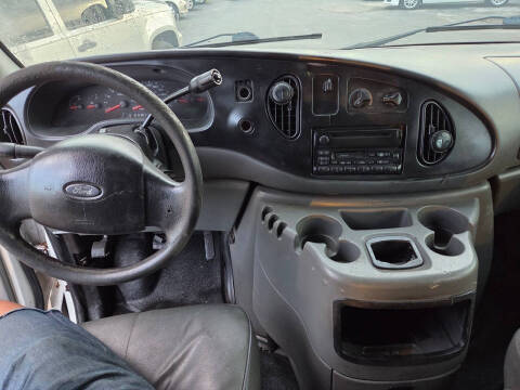 2005 Ford E-Series