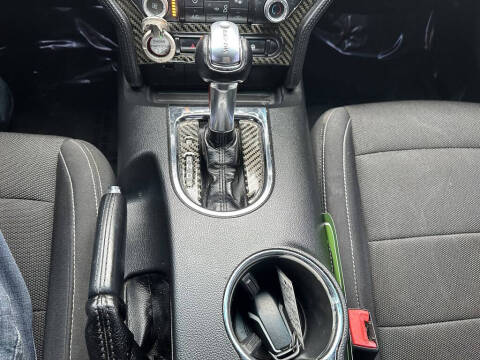 2016 Ford Mustang V6