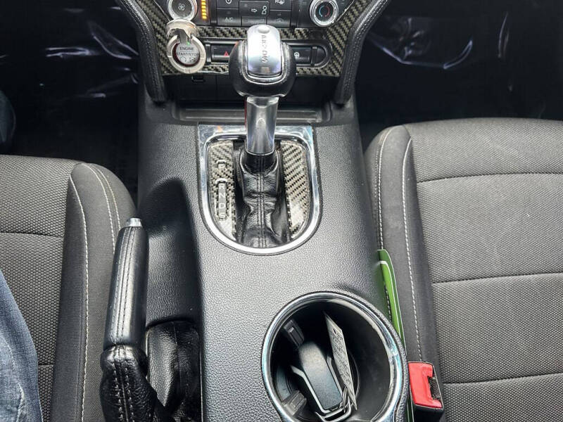 2016 Ford Mustang V6