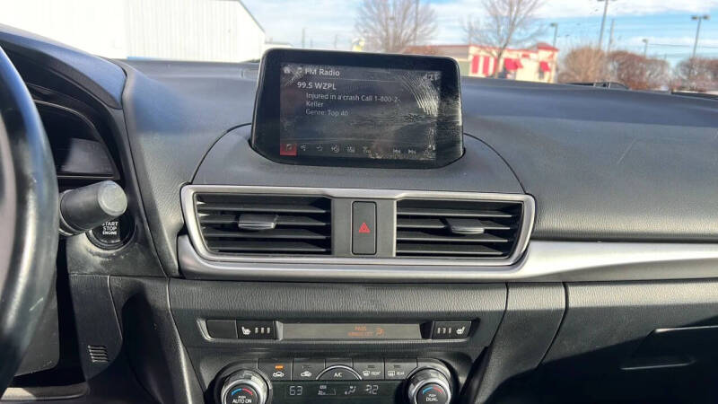 2018 Mazda MAZDA3 Touring