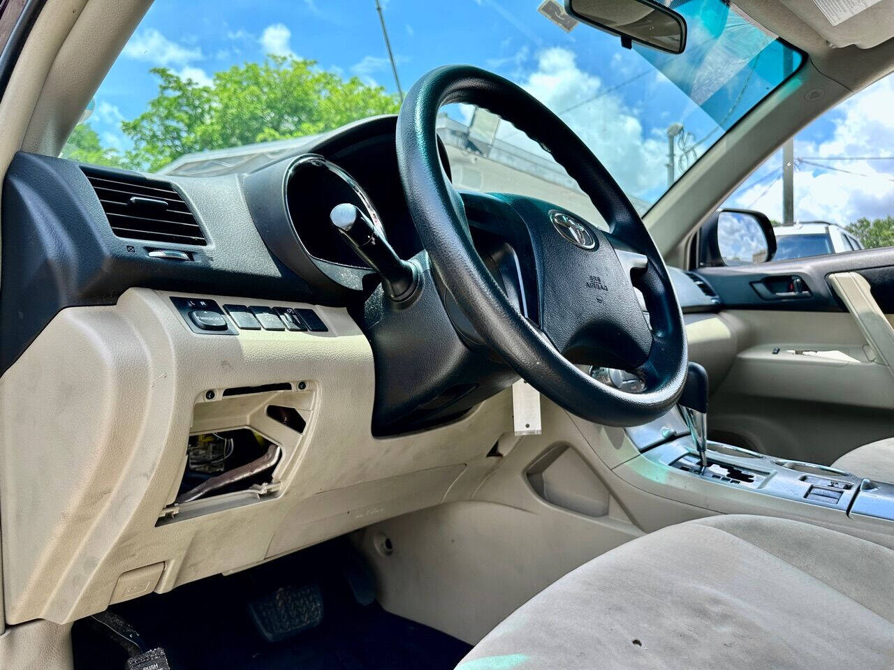 2012 TOYOTA Highlander SUV / Crossover - $16,995