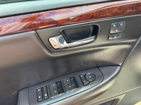 2011 Cadillac DTS Luxury Collection