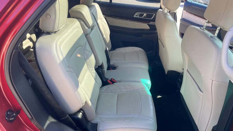 2017 Ford Explorer Platinum