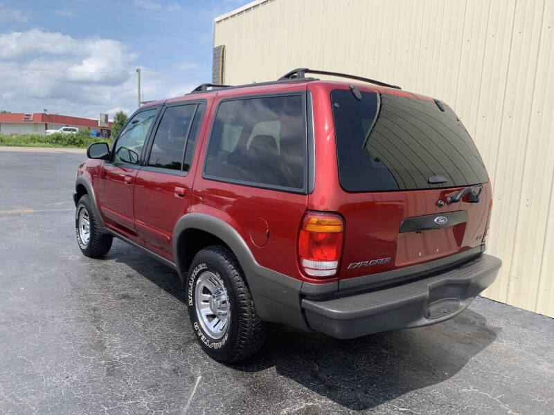 2000 Ford Explorer XLS