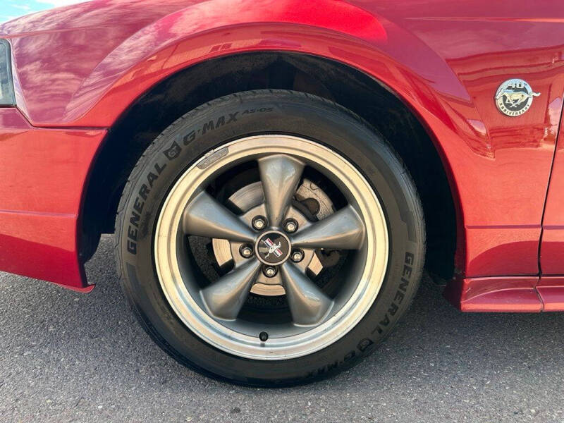2004 Ford Mustang GT Deluxe