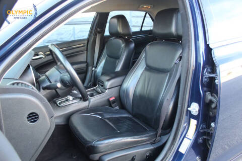 2017 Chrysler 300 Limited