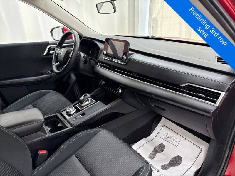 2022 Mitsubishi Outlander ES