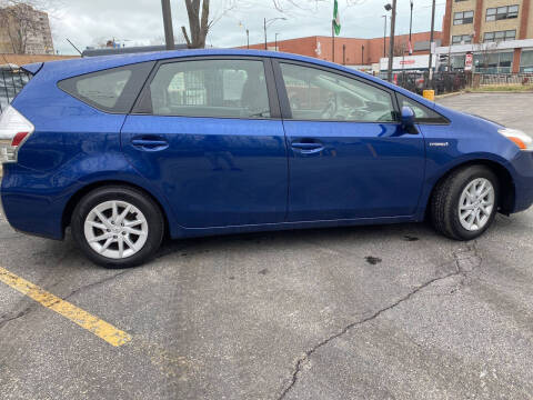 2013 Toyota Prius v Five