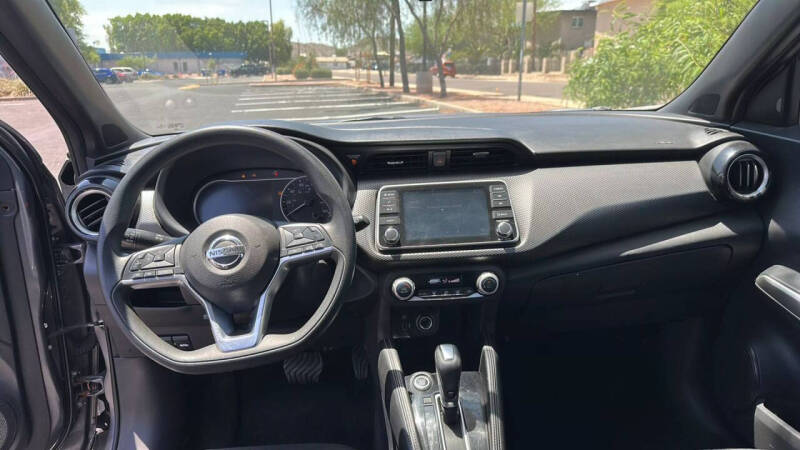 2020 Nissan Kicks SV