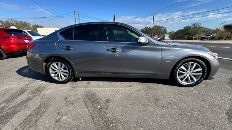 2017 INFINITI Q50 Premium photo 2