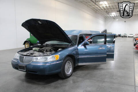 2001 Lincoln Town Car Executive