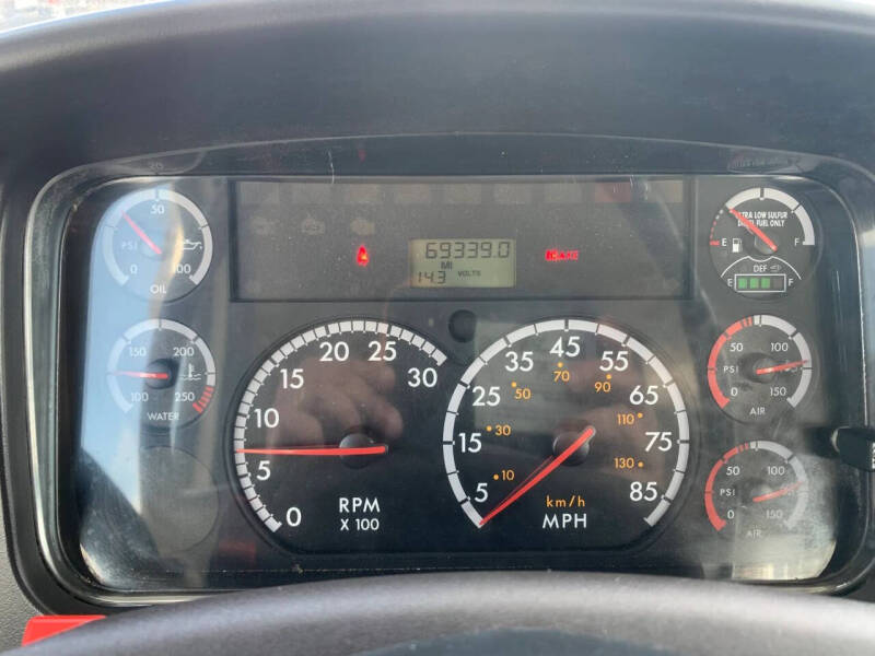 2012 Freightliner M2 106