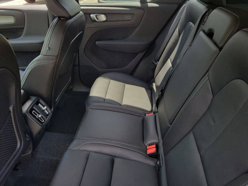 2026 Volvo XC40 B4 Core