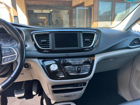 2020 Chrysler Pacifica Touring L