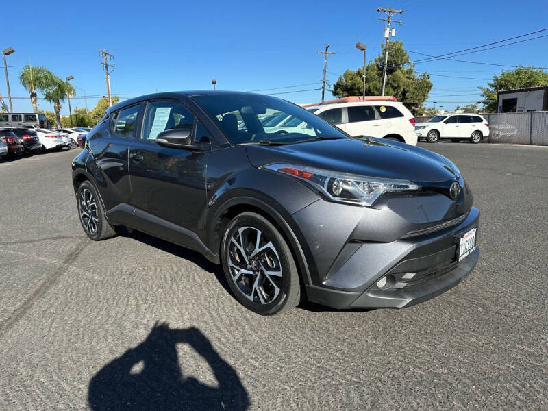 2018 Toyota C-HR XLE Premium photo 6